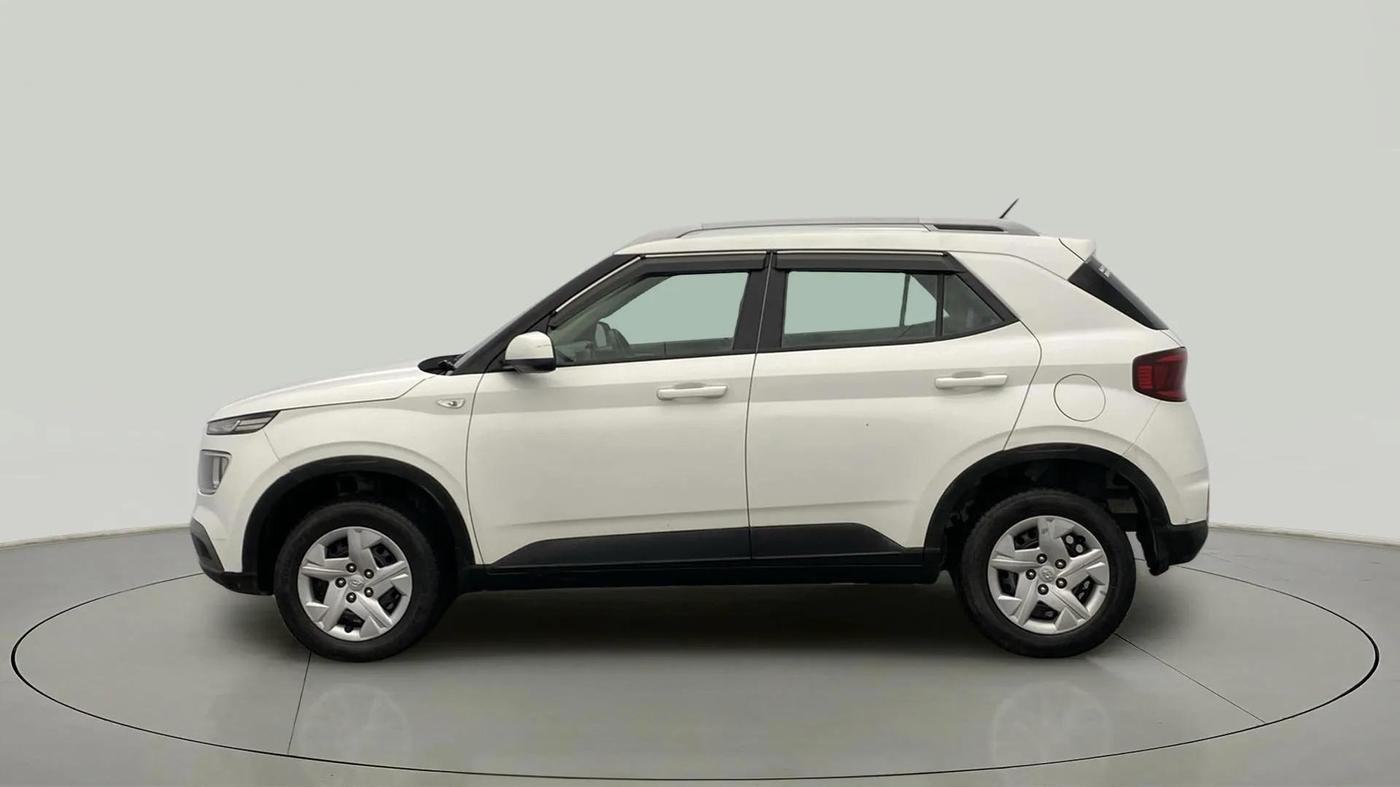2022 Hyundai VENUE S 1.2, Petrol, Manual, 36,908 km, Left Side