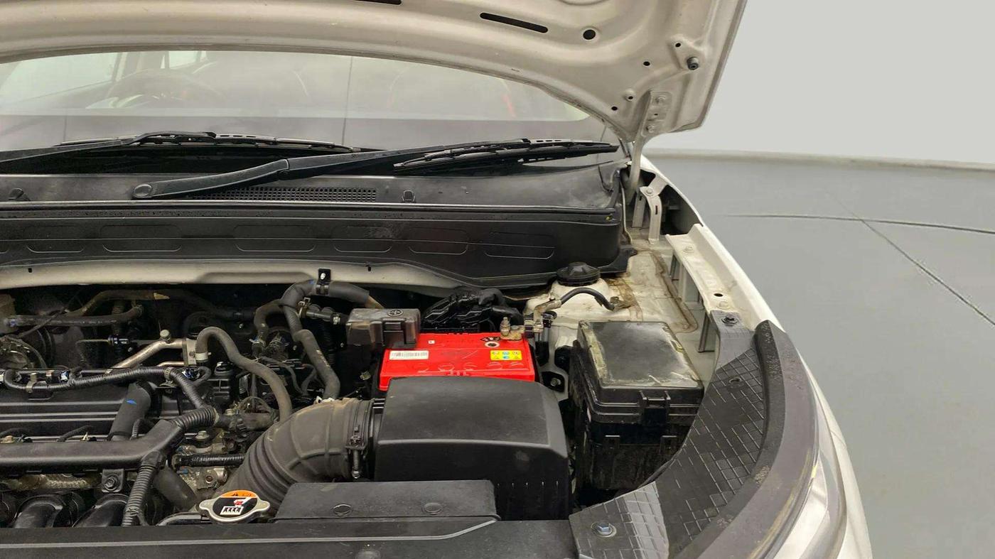 2022 Hyundai VENUE S 1.2, Petrol, Manual, 36,908 km, Engine View - Left
