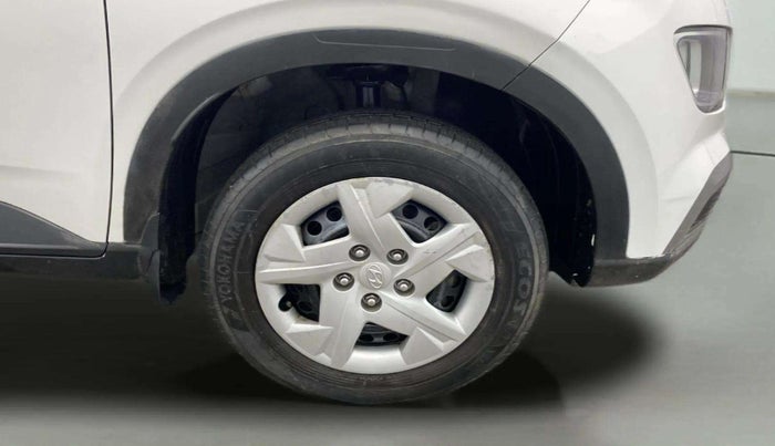 2022 Hyundai VENUE S 1.2, Petrol, Manual, 36,908 km, Right Front Wheel