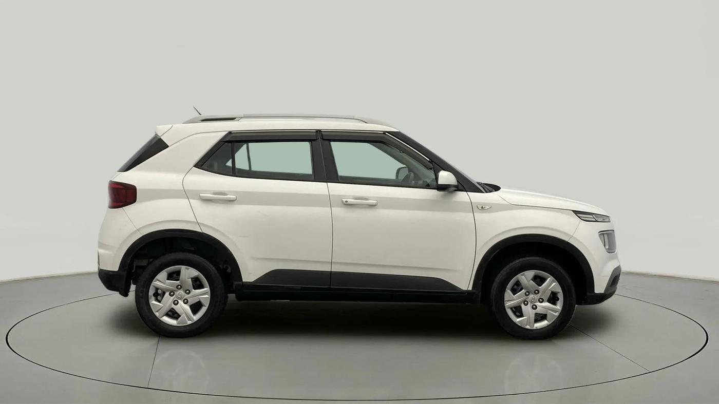 2022 Hyundai VENUE S 1.2, Petrol, Manual, 36,908 km, Right Side View