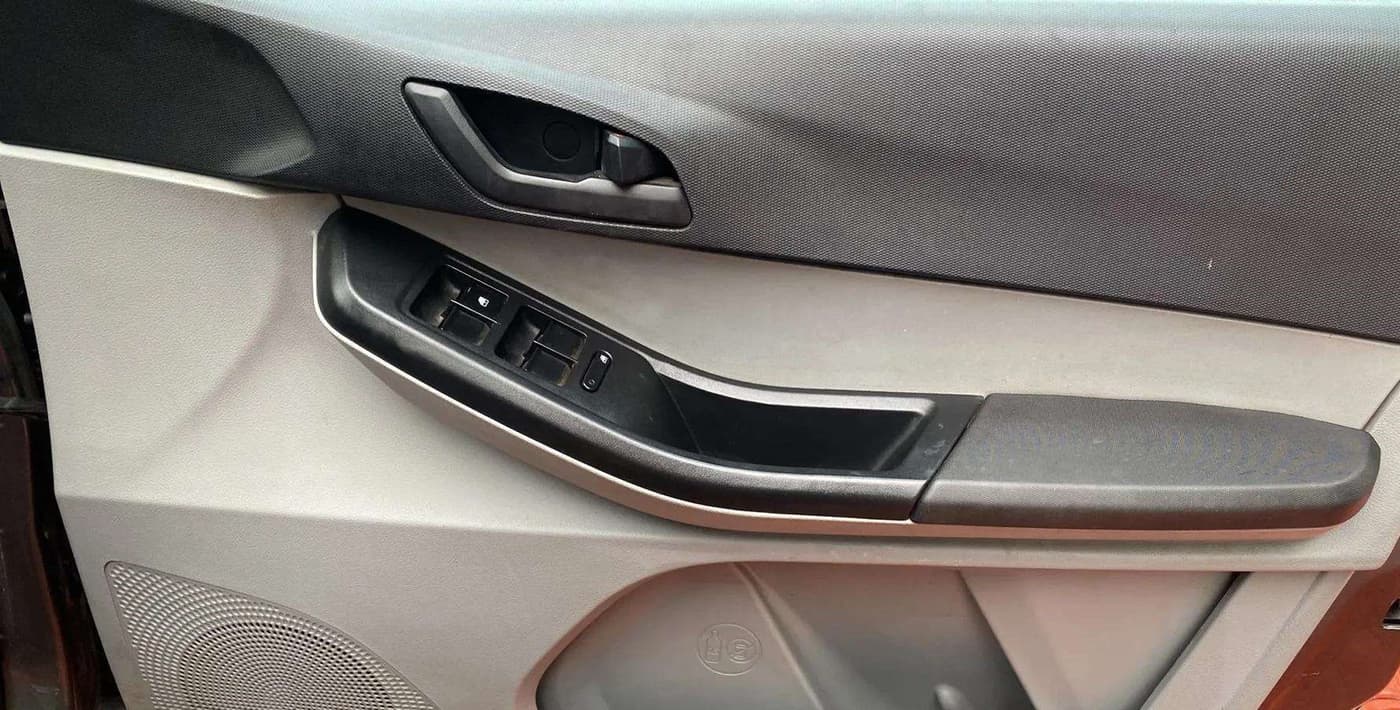 2023 Tata Tiago XT PETROL, Petrol, Manual, 33,565 km, Driver Side Door Panels Control