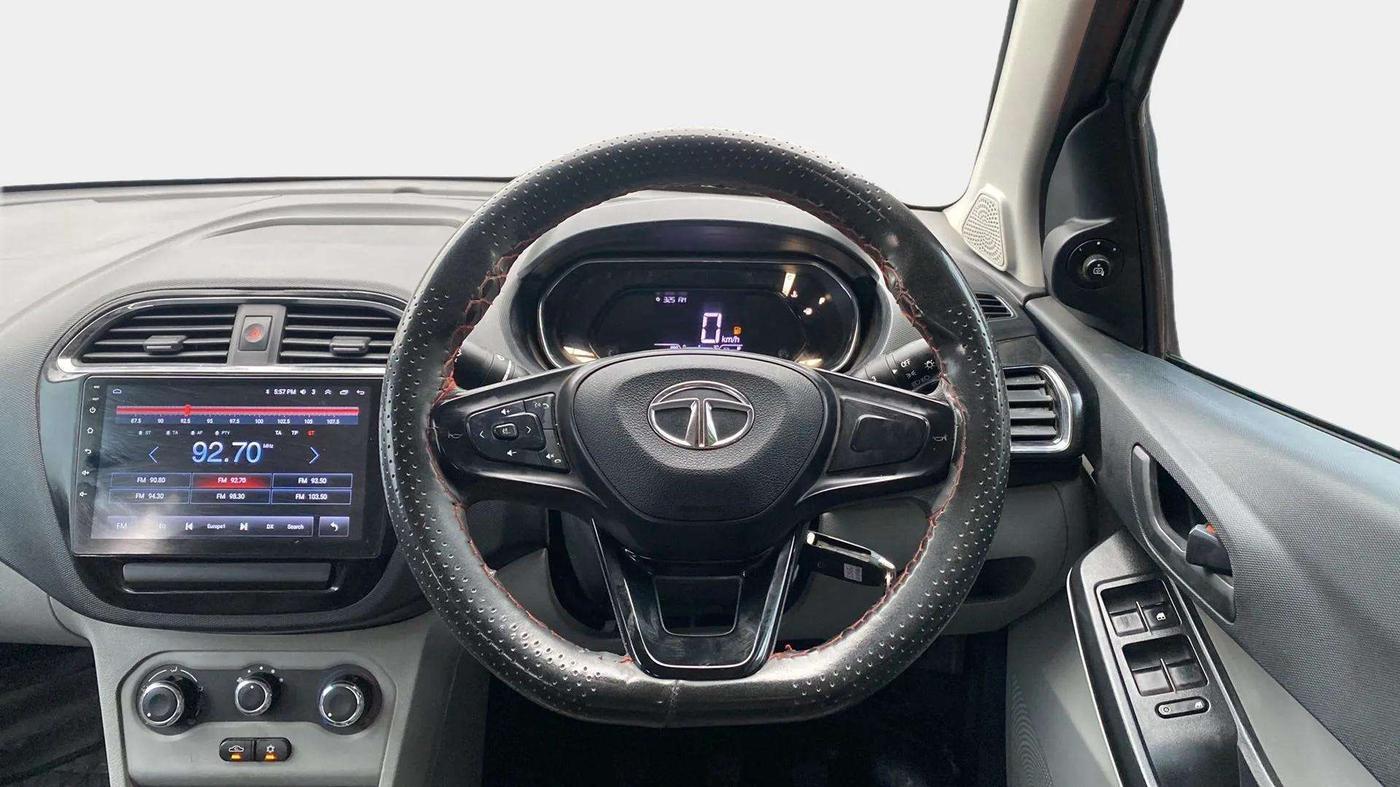 2023 Tata Tiago XT PETROL, Petrol, Manual, 33,565 km, Steering Wheel Close Up