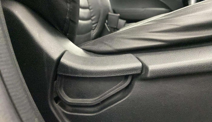 2019 Hyundai VENUE S 1.0 TURBO DCT, Petrol, Automatic, 54,720 km, Driver Side Adjustment Panel
