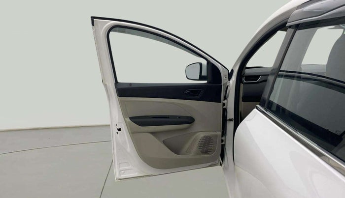 2020 Renault TRIBER RXT AMT, Petrol, Automatic, 48,225 km, LHS Front Door