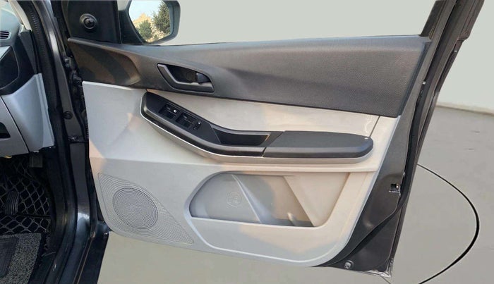 2023 Tata Tiago XM CNG, CNG, Manual, 19,448 km, Driver Side Door Panels Control