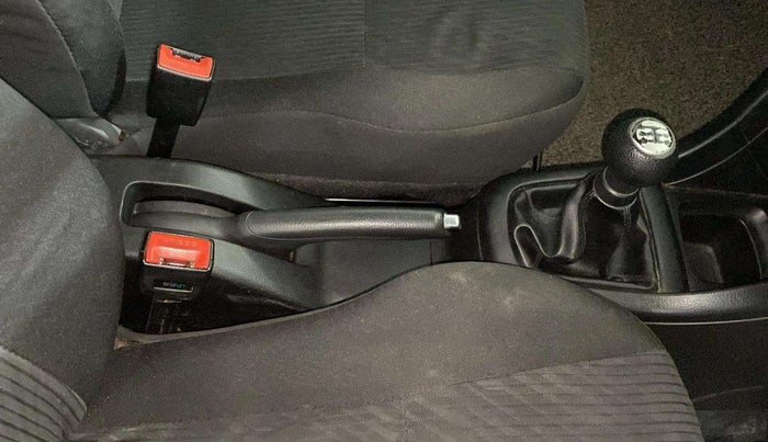 2017 Maruti Swift VXI, CNG, Manual, 65,068 km, Gear Lever