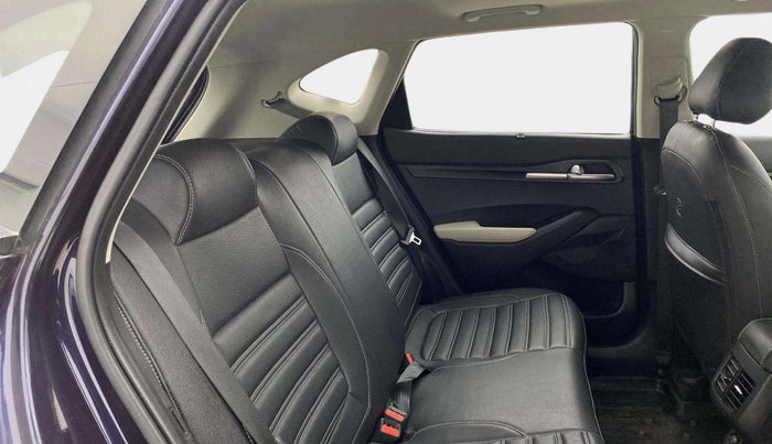 2022 KIA SELTOS HTK PLUS 1.5 IMT, Petrol, Manual, 24,946 km, Right Side Rear Door Cabin
