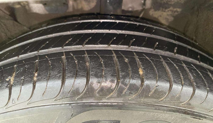 2022 KIA SELTOS HTK PLUS 1.5 IMT, Petrol, Manual, 24,946 km, Left Front Tyre Tread