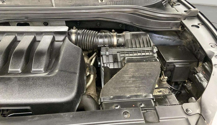 2021 Mahindra XUV700 AX 7 P MT 7 STR, Petrol, Manual, 33,713 km, Engine View - Left