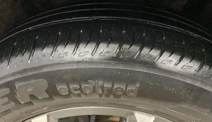 2021 Mahindra XUV700 AX 7 P MT 7 STR, Petrol, Manual, 33,713 km, Left Rear Tyre Tread