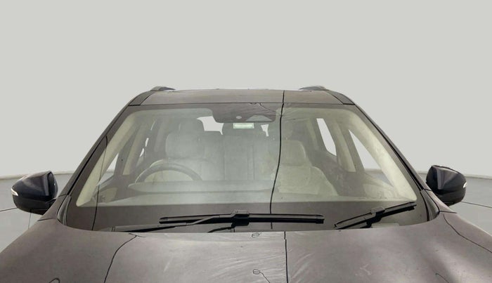 2021 Mahindra XUV700 AX 7 P MT 7 STR, Petrol, Manual, 33,713 km, Front Windshield
