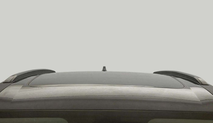 2021 Mahindra XUV700 AX 7 P MT 7 STR, Petrol, Manual, 33,713 km, Moonroof/ Sunroof