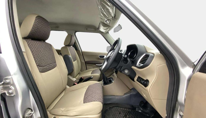 2016 Mahindra TUV300 T8, Diesel, Manual, 95,578 km, Right Side Front Door Cabin
