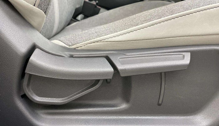 2022 Hyundai GRAND I10 NIOS SPORTZ 1.2 KAPPA VTVT, Petrol, Manual, 16,128 km, Driver Side Adjustment Panel