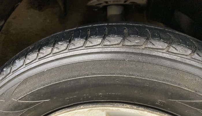 2015 Maruti Baleno DELTA PETROL 1.2, Petrol, Manual, 67,694 km, Right Front Tyre Tread