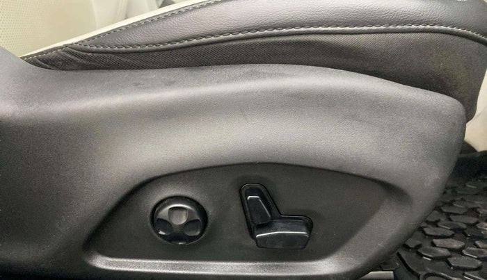 2019 Jeep Compass LIMITED PLUS PETROL AT, Petrol, Automatic, 92,438 km, Driver Side Adjustment Panel