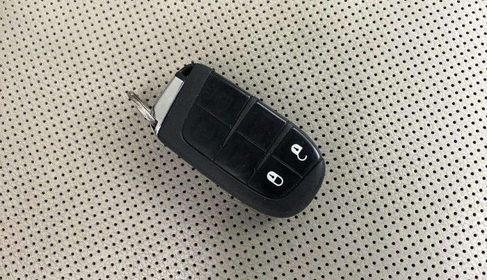 2019 Jeep Compass LIMITED PLUS PETROL AT, Petrol, Automatic, 92,438 km, Key Close Up