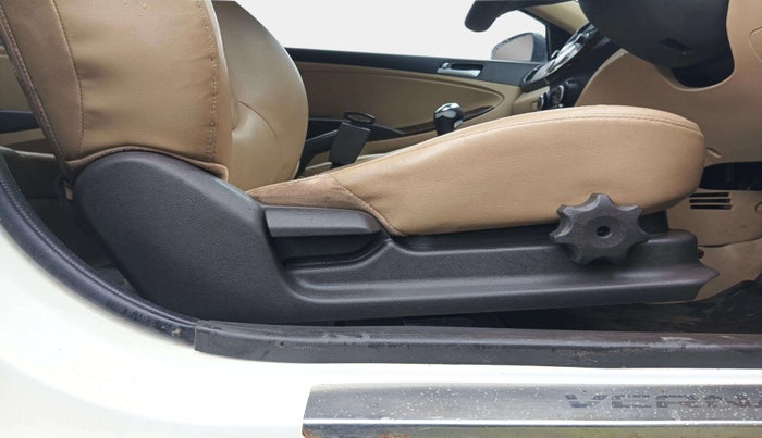 2015 Hyundai Verna FLUIDIC 1.6 VTVT SX, Petrol, Manual, 70,747 km, Driver Side Adjustment Panel