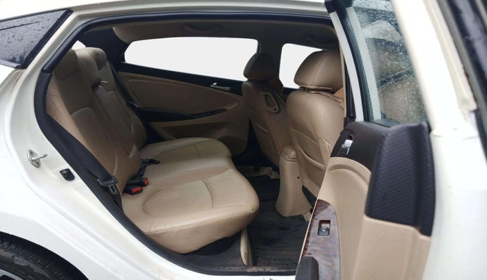 2015 Hyundai Verna FLUIDIC 1.6 VTVT SX, Petrol, Manual, 70,747 km, Right Side Rear Door Cabin