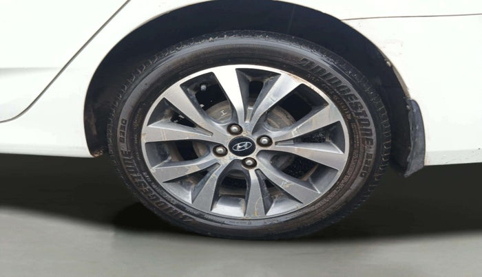 2015 Hyundai Verna FLUIDIC 1.6 VTVT SX, Petrol, Manual, 70,747 km, Left Rear Wheel