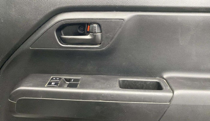2023 Maruti New Wagon-R LXI 1.0, Petrol, Manual, 45,066 km, Driver Side Door Panels Control