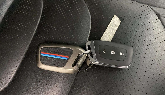 2020 MG HECTOR SHARP 1.5 DCT PETROL, Petrol, Automatic, 62,170 km, Key Close Up