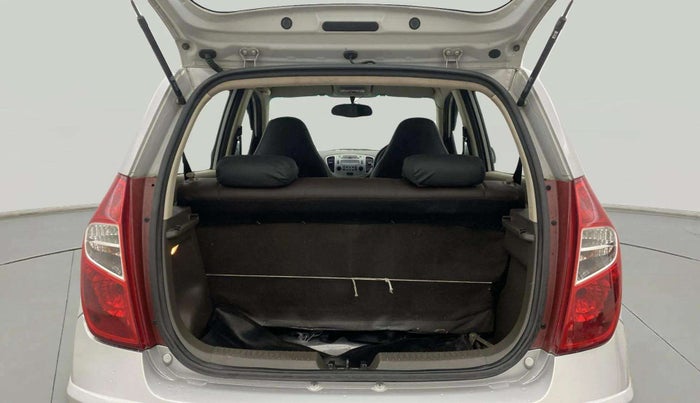 2013 Hyundai i10 SPORTZ 1.2 AT, CNG, Automatic, 89,023 km, Boot Inside