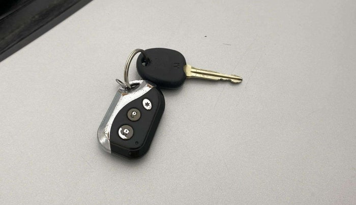 2013 Hyundai i10 SPORTZ 1.2 AT, CNG, Automatic, 89,023 km, Key Close Up