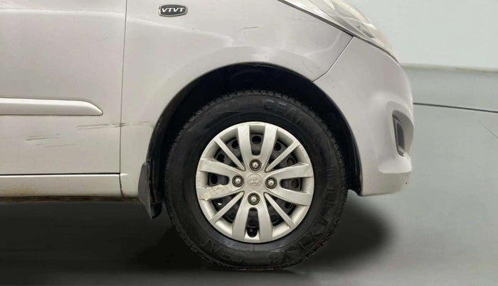 2013 Hyundai i10 SPORTZ 1.2 AT, CNG, Automatic, 89,023 km, Right Front Wheel