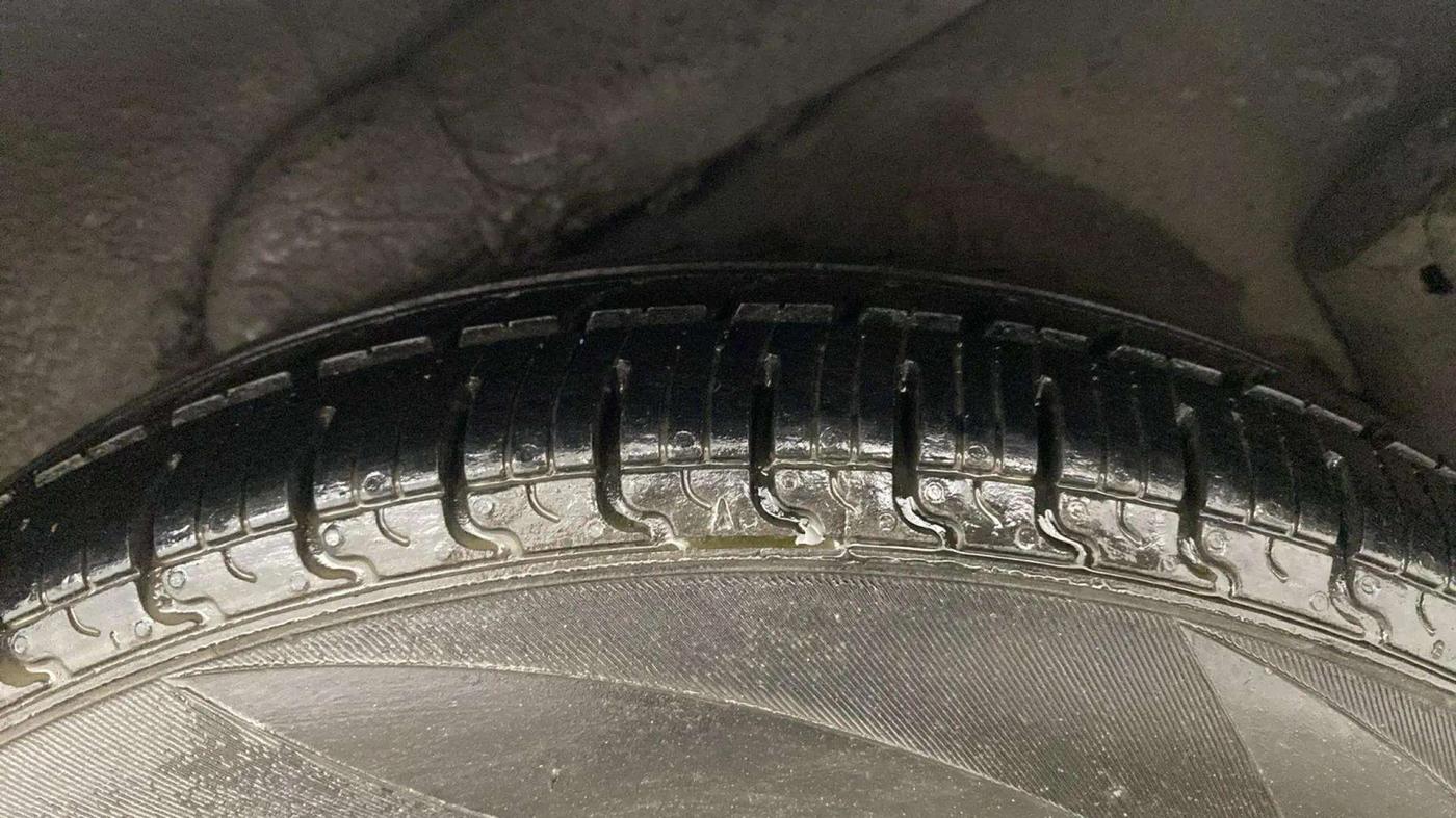 2013 Hyundai i10 SPORTZ 1.2 AT, Petrol, Automatic, 89,634 km, Left Rear Tyre Tread