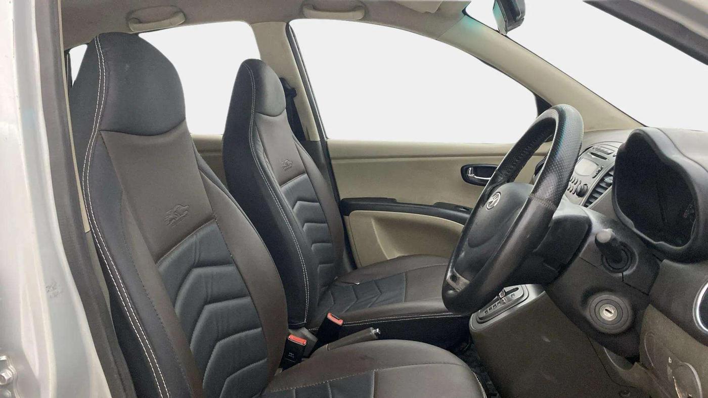 2013 Hyundai i10 SPORTZ 1.2 AT, Petrol, Automatic, 89,634 km, Right Side Front Door Cabin