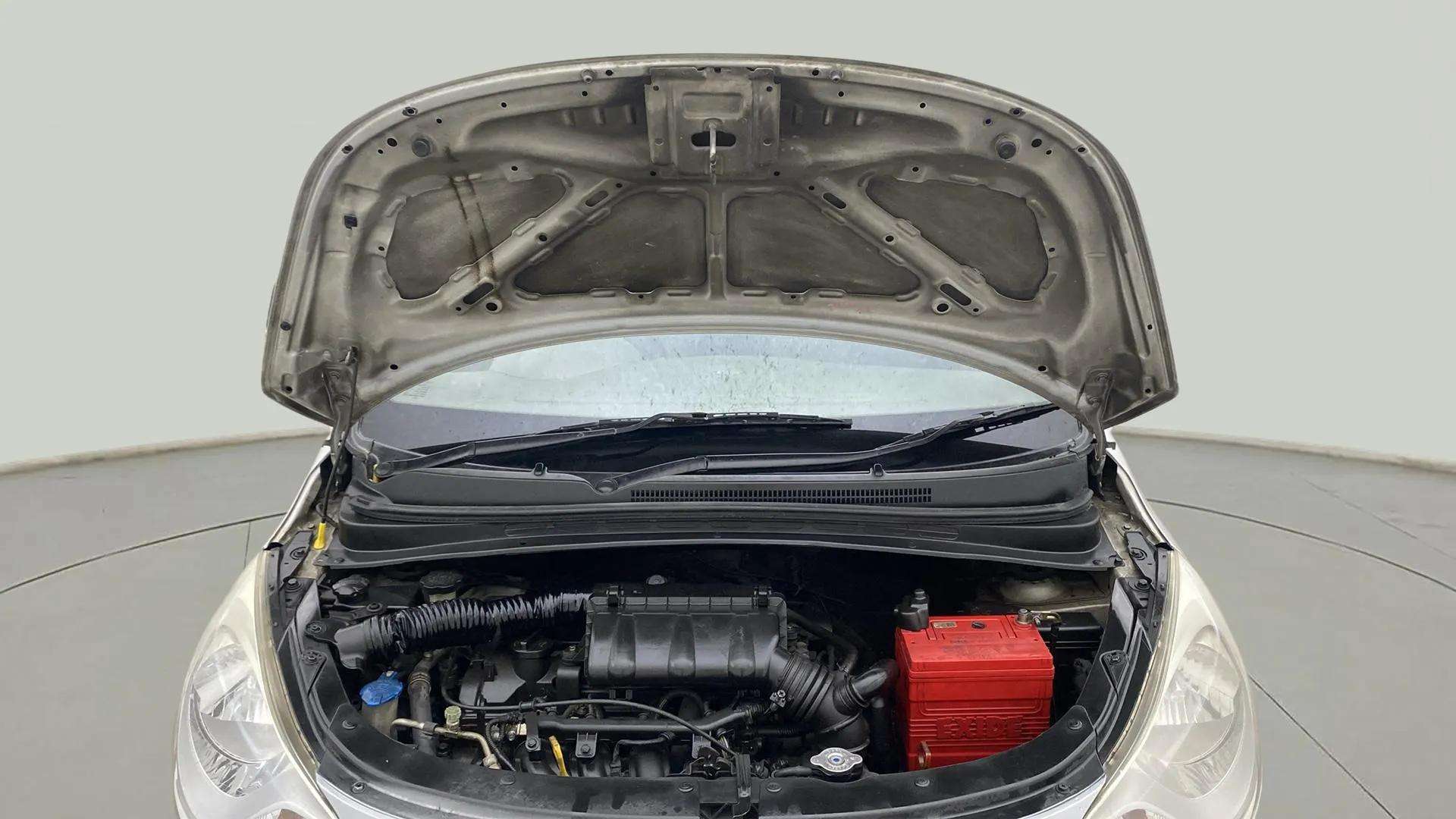 Engine-Full-View-With-Bonnet-Open-13