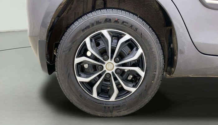 2016 Maruti Swift VXI, Petrol, Manual, 92,357 km, Right Rear Wheel