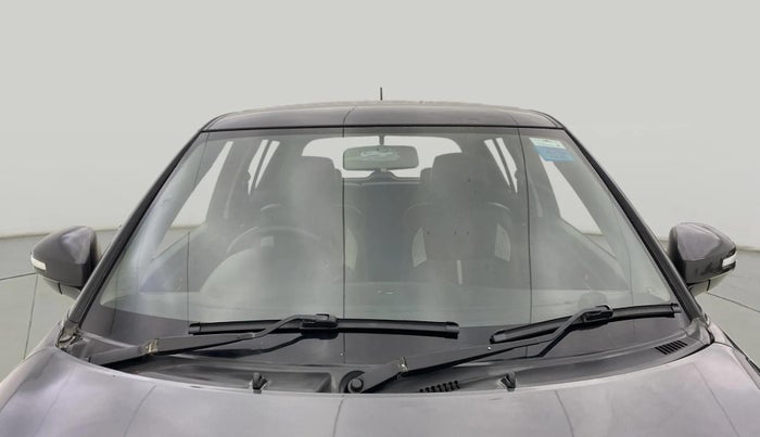 2016 Maruti Swift VXI, Petrol, Manual, 92,357 km, Front Windshield