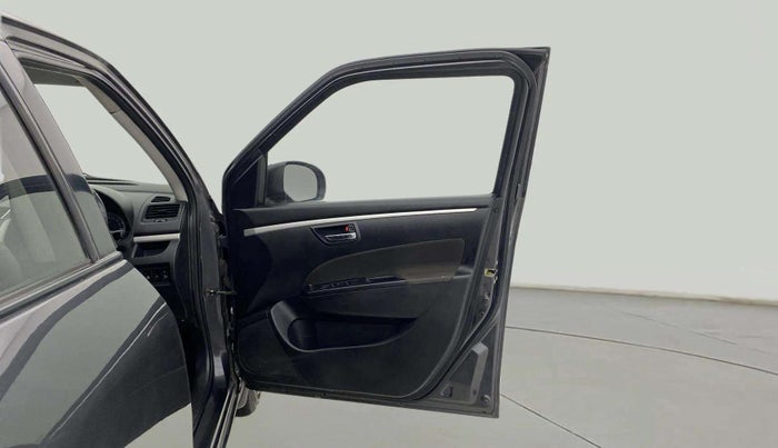 2016 Maruti Swift VXI, Petrol, Manual, 92,357 km, RHS Front Door