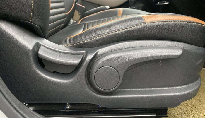2019 Hyundai Elite i20 SPORTZ PLUS 1.2, Petrol, Manual, 21,778 km, Driver Side Adjustment Panel