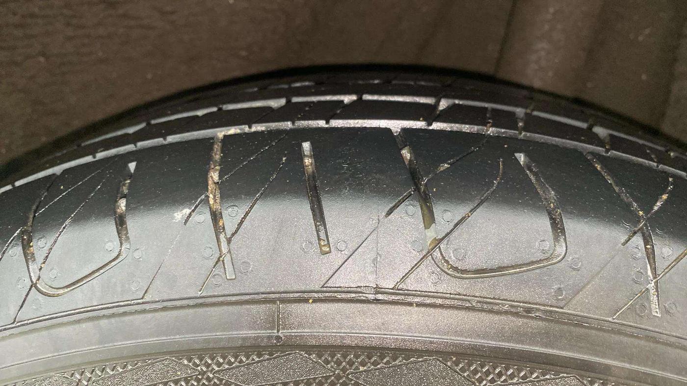2017 Hyundai New Elantra 2.0 SX(O) AT PETROL, Petrol, Automatic, 73,077 km, Left Rear Tyre Tread