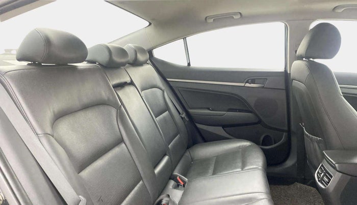 2017 Hyundai New Elantra 2.0 SX(O) AT PETROL, Petrol, Automatic, 73,077 km, Right Side Rear Door Cabin