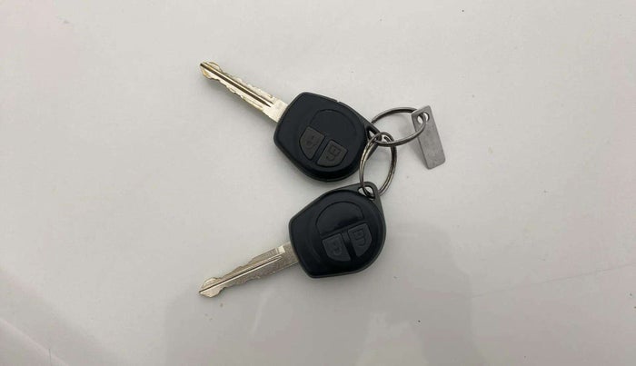 2015 Maruti Swift VXI, Petrol, Manual, 51,217 km, Key Close Up
