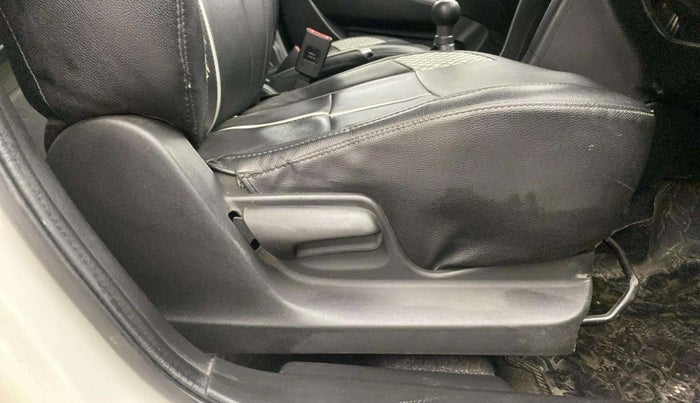 2015 Maruti Swift VXI, Petrol, Manual, 51,217 km, Driver Side Adjustment Panel