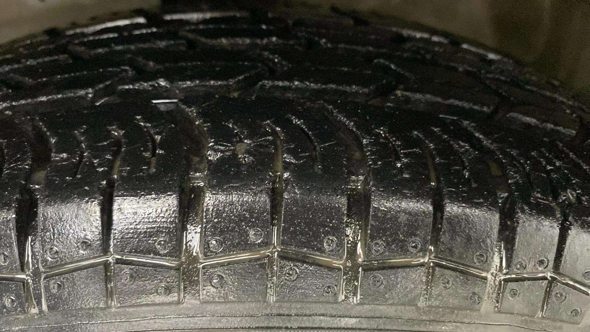 LHS-Front-Tyre-Tread-20