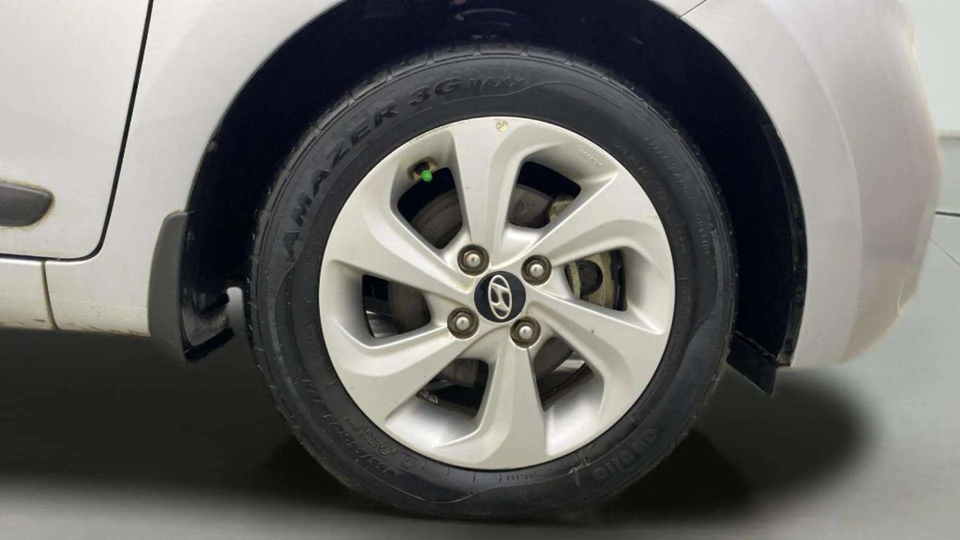 2019 Hyundai Xcent SX 1.2, Petrol, Manual, 31,452 km, Right Front Wheel