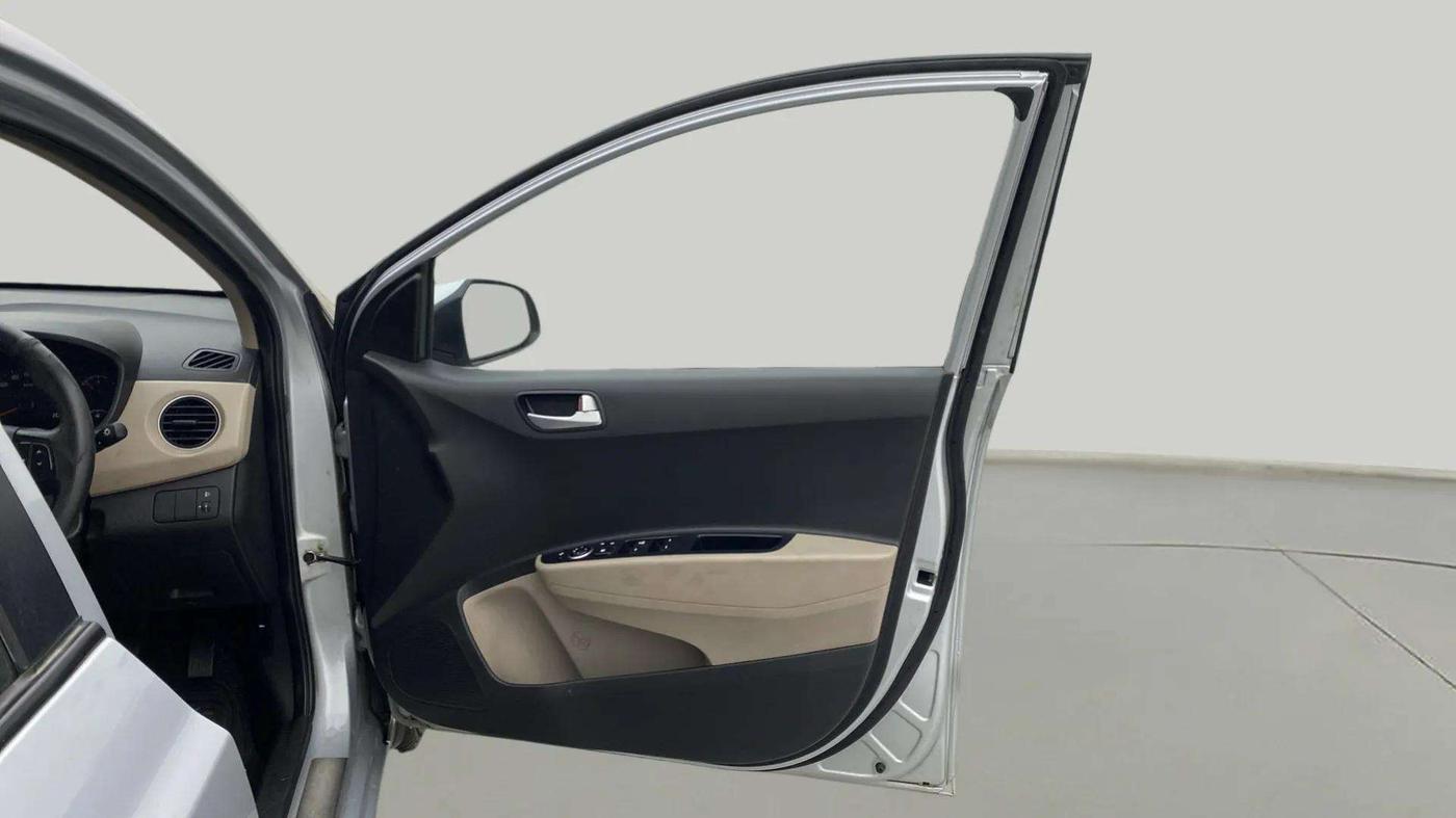 2019 Hyundai Xcent SX 1.2, Petrol, Manual, 31,452 km, RHS Front Door