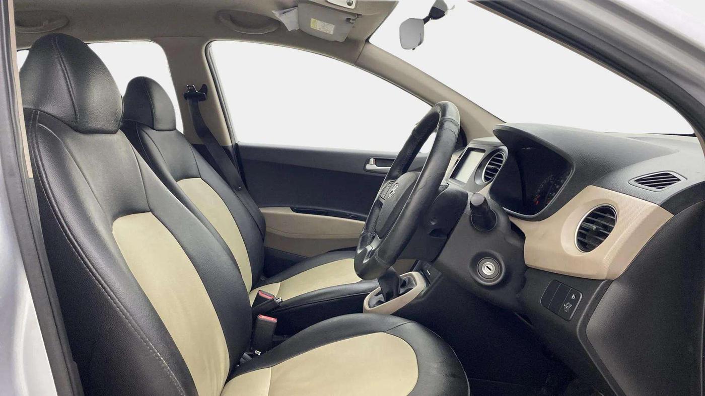 2019 Hyundai Xcent SX 1.2, Petrol, Manual, 31,452 km, Right Side Front Door Cabin
