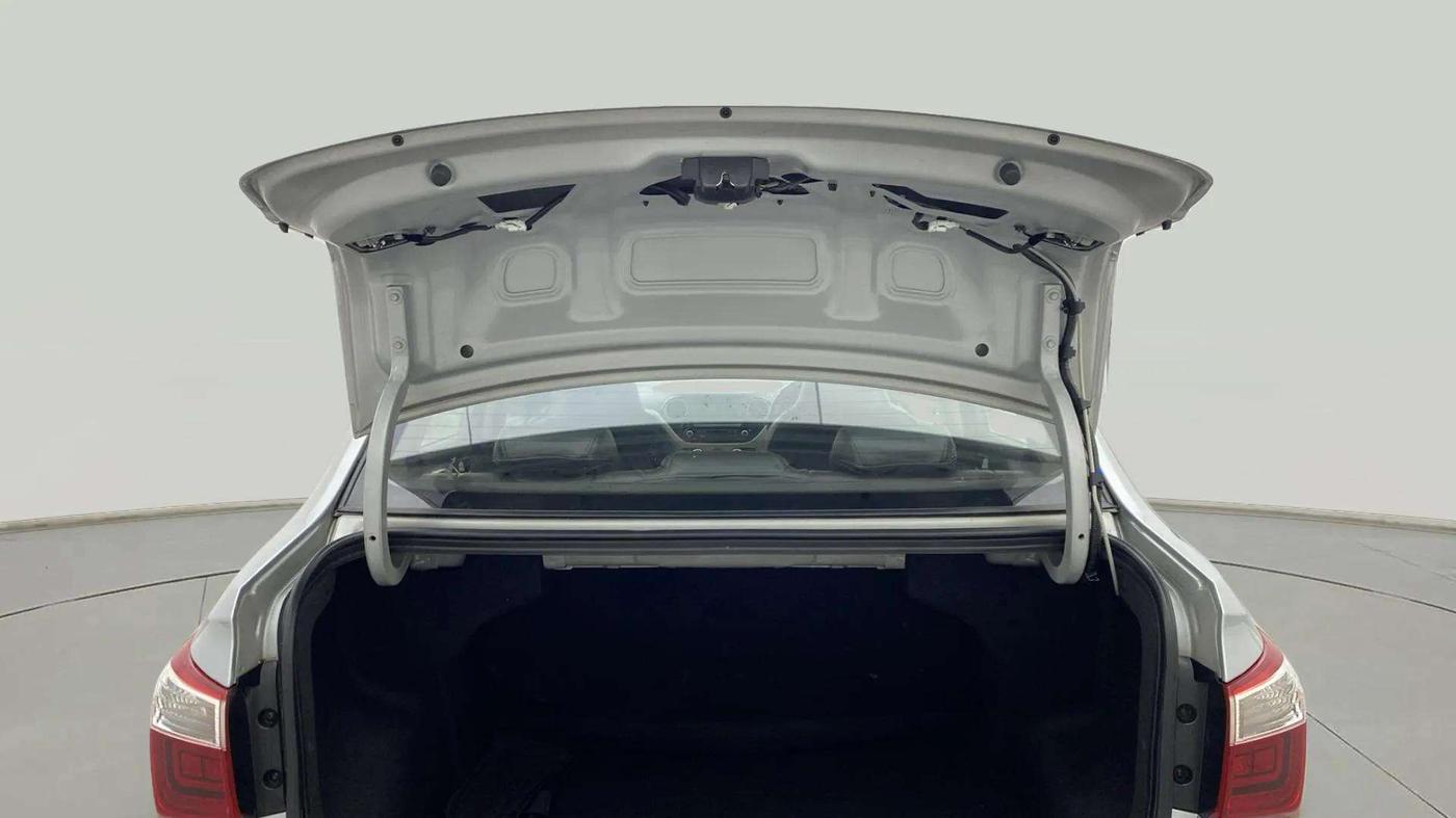 2019 Hyundai Xcent SX 1.2, Petrol, Manual, 31,452 km, Boot Door Open