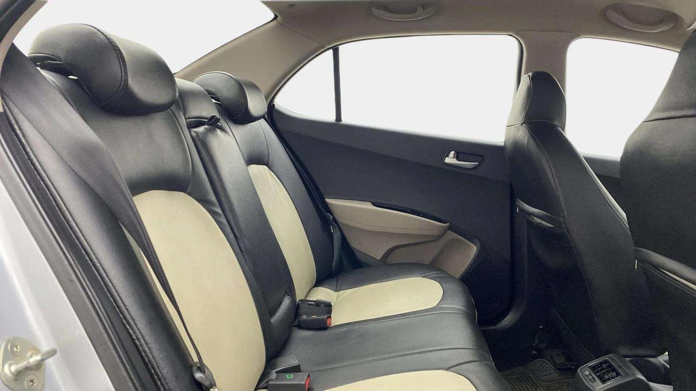 2019 Hyundai Xcent SX 1.2, Petrol, Manual, 31,452 km, Right Side Rear Door Cabin