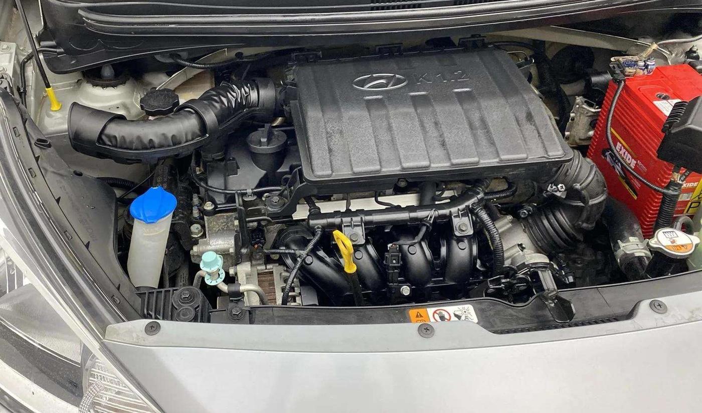 2019 Hyundai Xcent SX 1.2, Petrol, Manual, 31,452 km, Engine View - Right