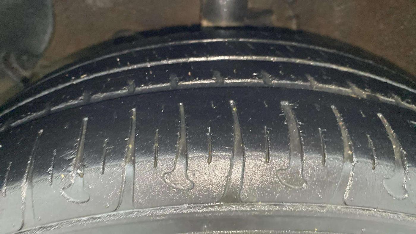 2019 Hyundai Xcent SX 1.2, Petrol, Manual, 31,452 km, Left Front Tyre Tread