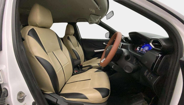 2021 Nissan MAGNITE XV PREMIUM TURBO CVT, Petrol, Automatic, 42,815 km, Right Side Front Door Cabin