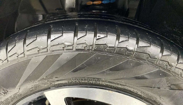 2021 Nissan MAGNITE XV PREMIUM TURBO CVT, Petrol, Automatic, 42,815 km, Left Front Tyre Tread